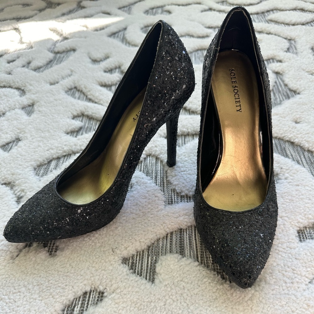 Sole Society Black Glitter Heel​